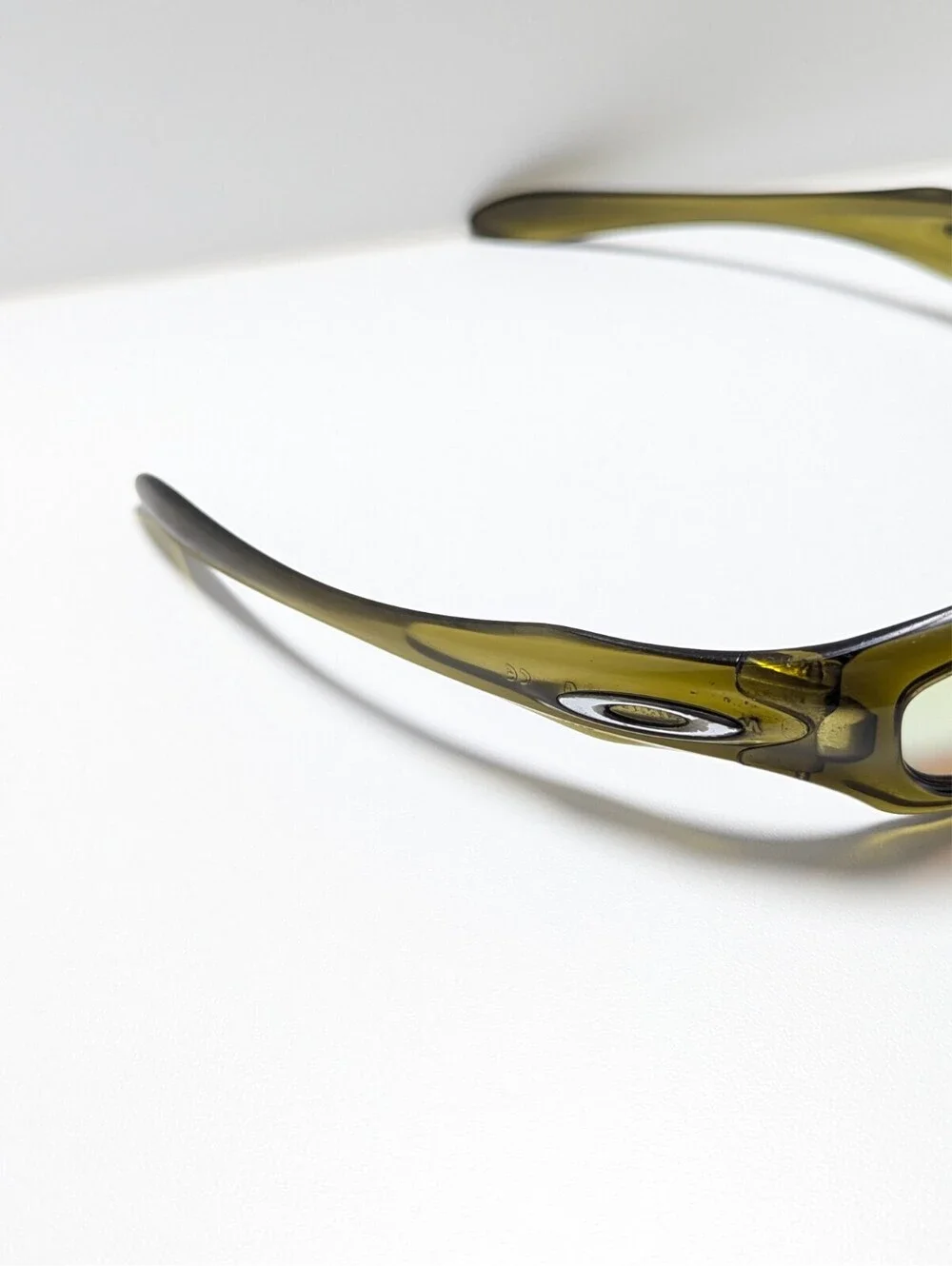 Oakley Monster Dog Gold Lenses Translucent Olive Green Wrap Men’s Sunglasses